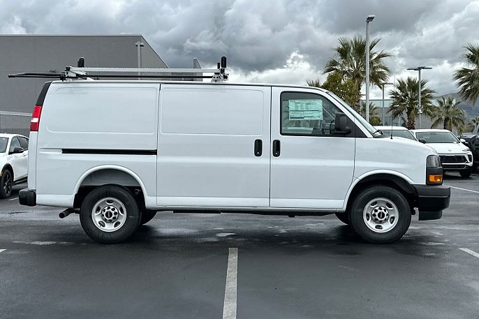 2025 GMC Savana