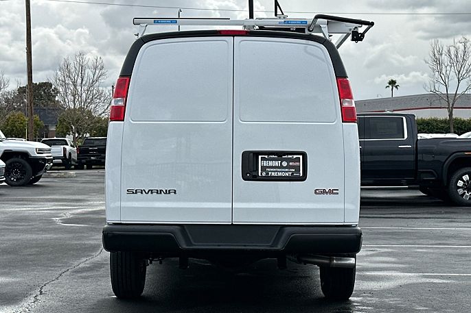 2025 GMC Savana