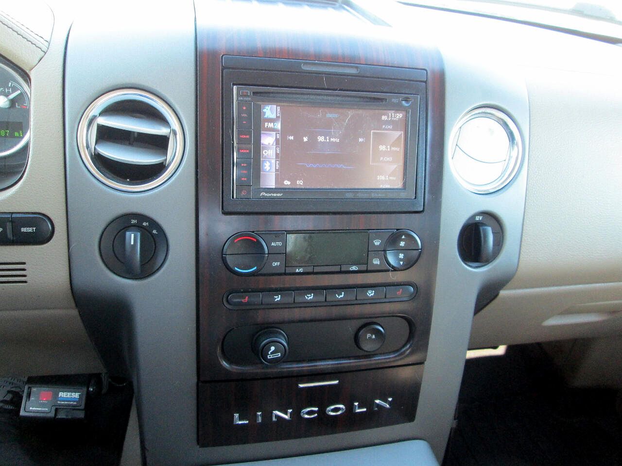 2006 Lincoln Mark LT null image 15