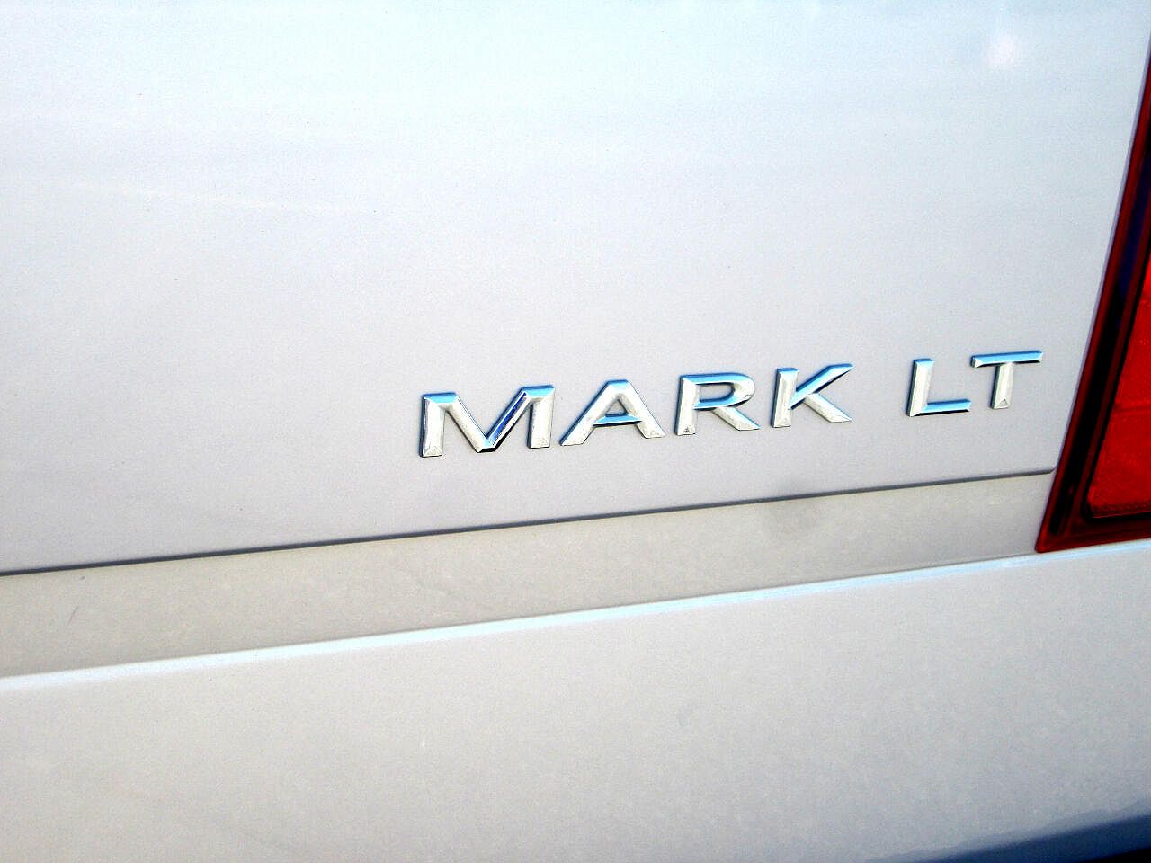 2006 Lincoln Mark LT null image 3