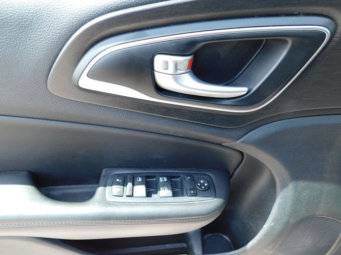 2017 Chrysler 200