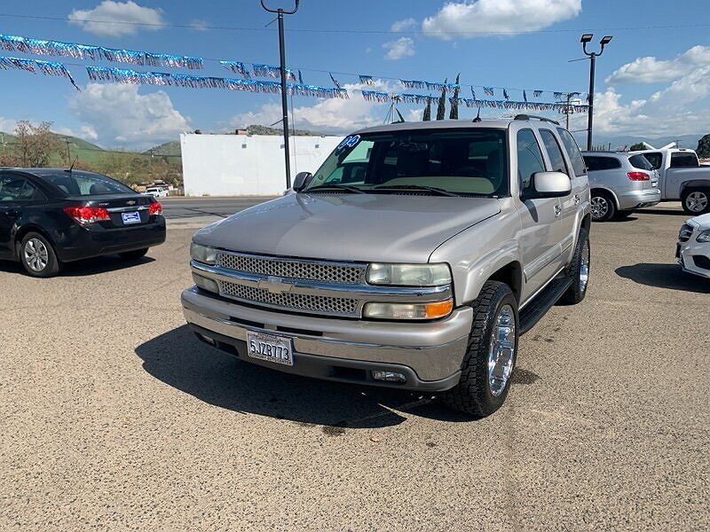 2004 Chevrolet Tahoe LS image 2