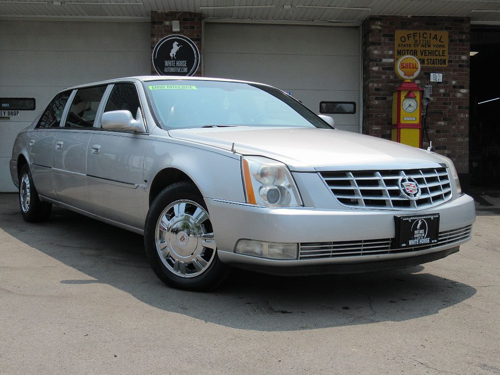 2009 Cadillac DTS Professional image 1