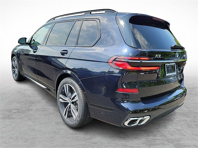 2025 BMW X7