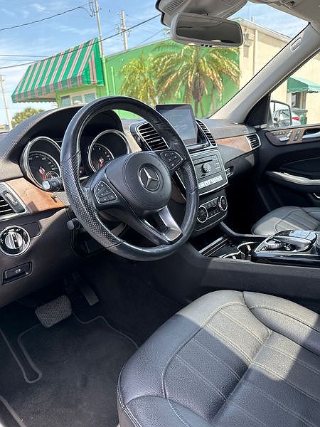 2017 Mercedes-Benz GLS 450 image 4