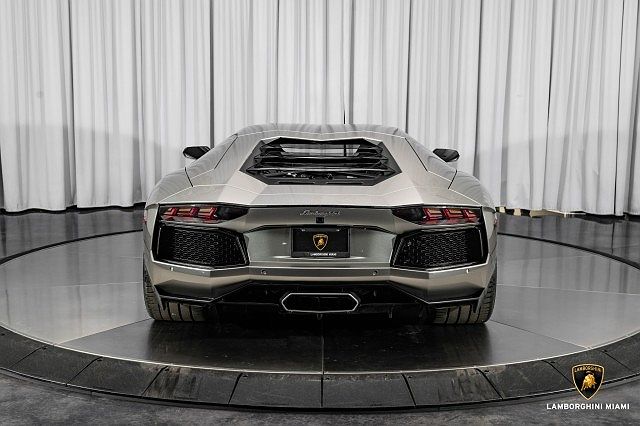 2014 Lamborghini Aventador LP700 image 15