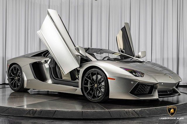 2014 Lamborghini Aventador LP700 image 23