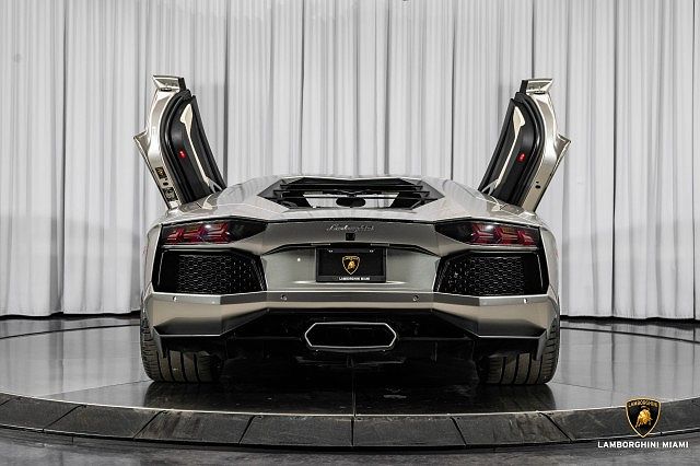 2014 Lamborghini Aventador LP700 image 28