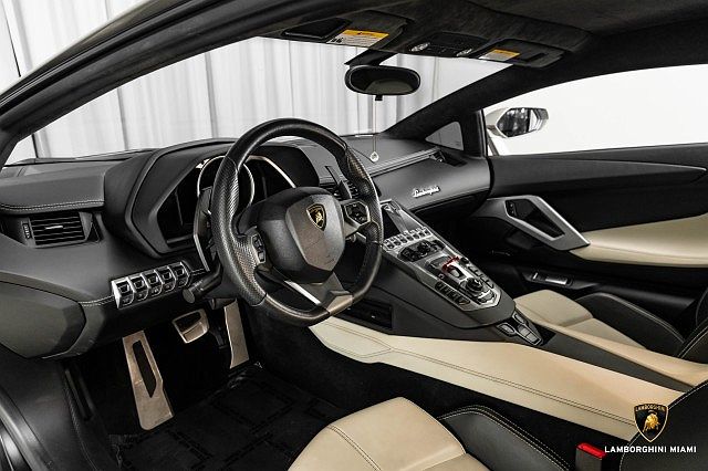 2014 Lamborghini Aventador LP700 image 38