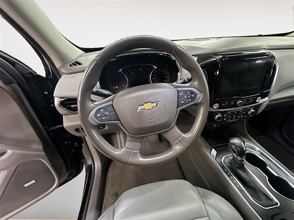 2021 Chevrolet Traverse LT image 5