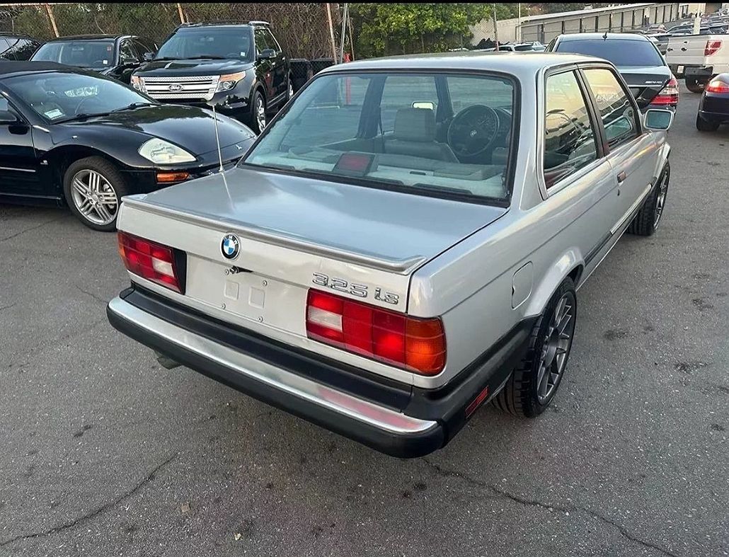 1988 BMW 3 Series 325is image 5