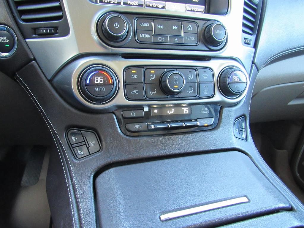 2015 Chevrolet Suburban LTZ image 5