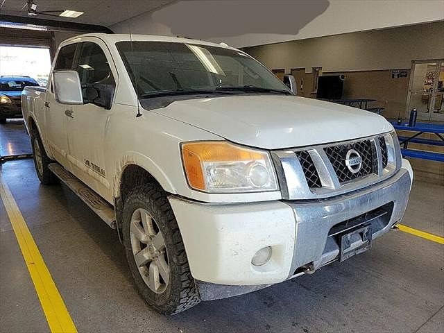 2013 Nissan Titan SL image 0