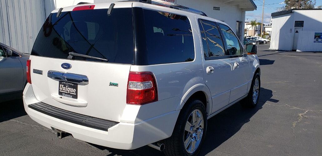 2010 Ford Expedition Limited image 4