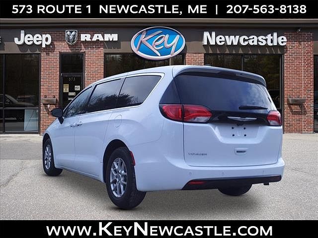 2025 Chrysler Voyager