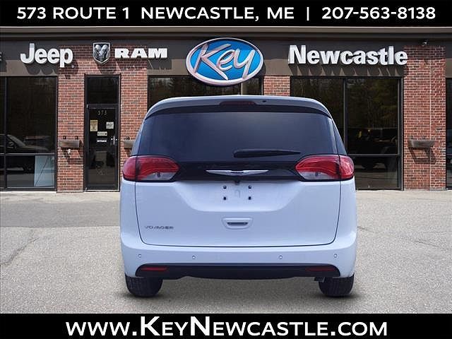 2025 Chrysler Voyager