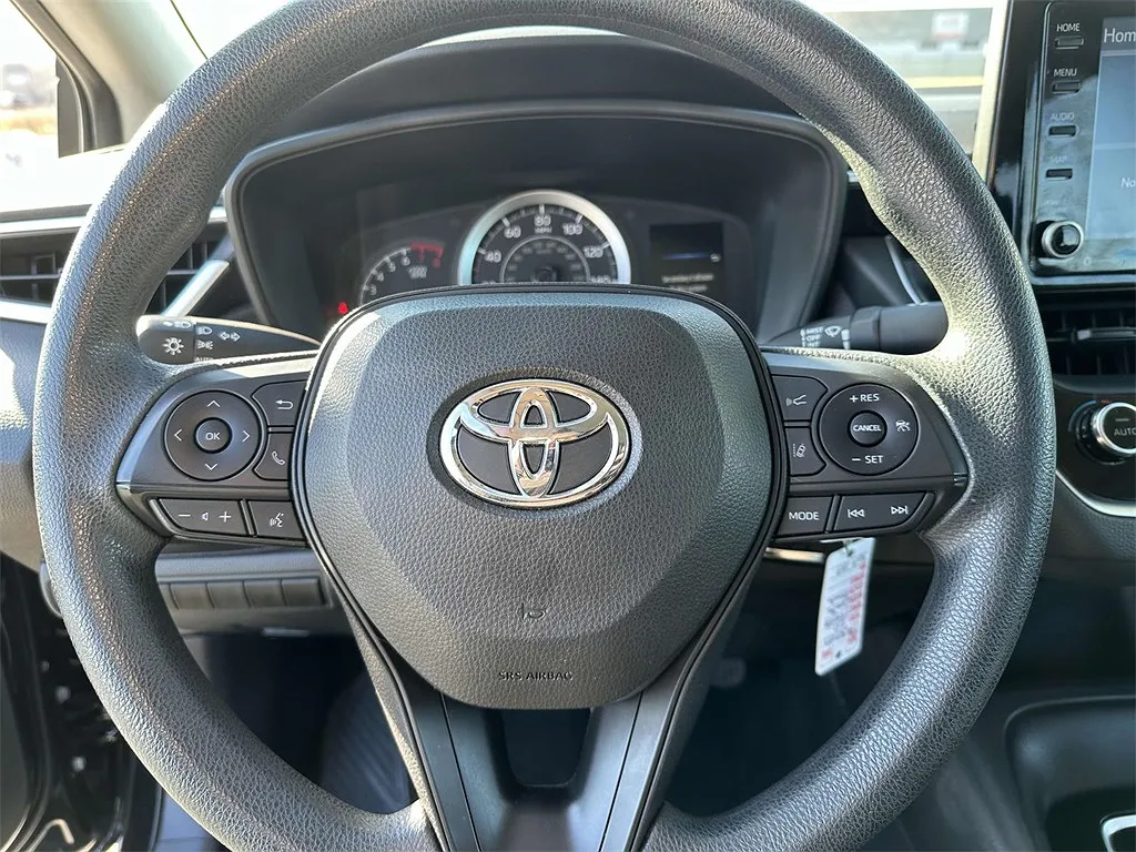 2022 Toyota Corolla LE image 5
