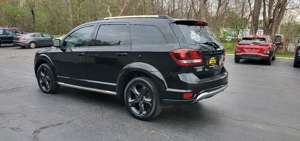 2020 Dodge Journey Crossroad image 4