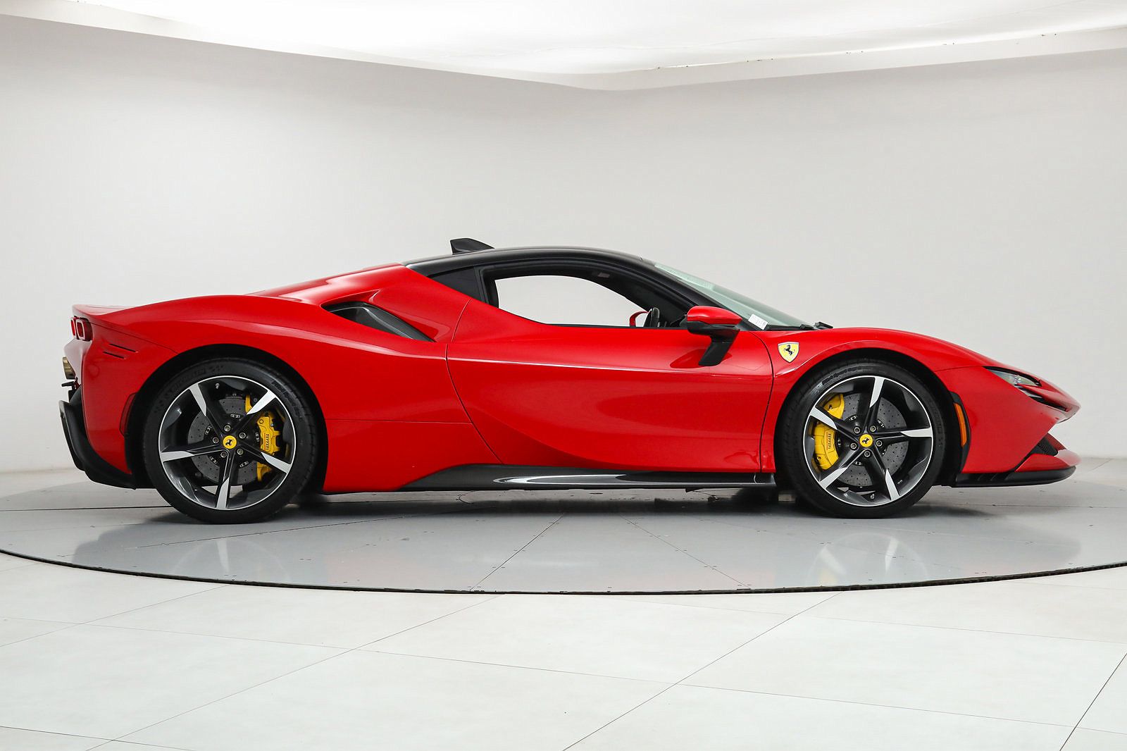 2021 Ferrari SF90 Stradale image 8