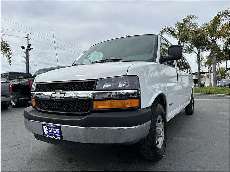 2006 Chevrolet Express 3500 image 27
