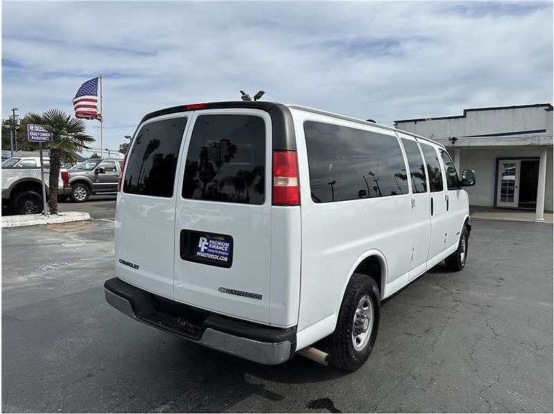 2006 Chevrolet Express 3500 image 4