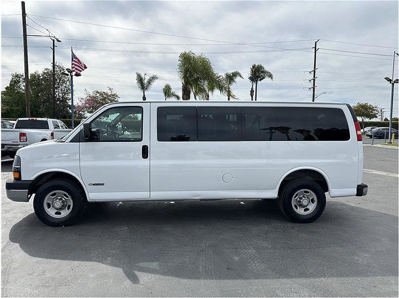 2006 Chevrolet Express 3500 image 8