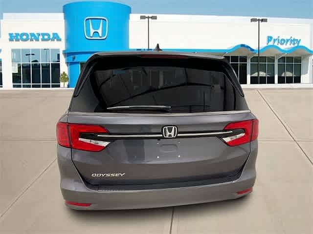 2024 Honda Odyssey EX image 3