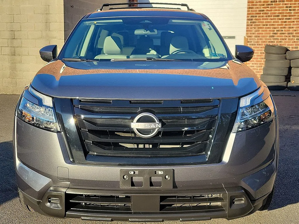 2022 Nissan Pathfinder SV image 1