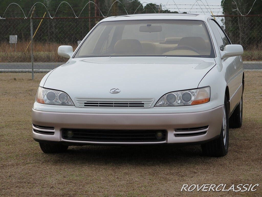 1993 Lexus ES 300 image 3