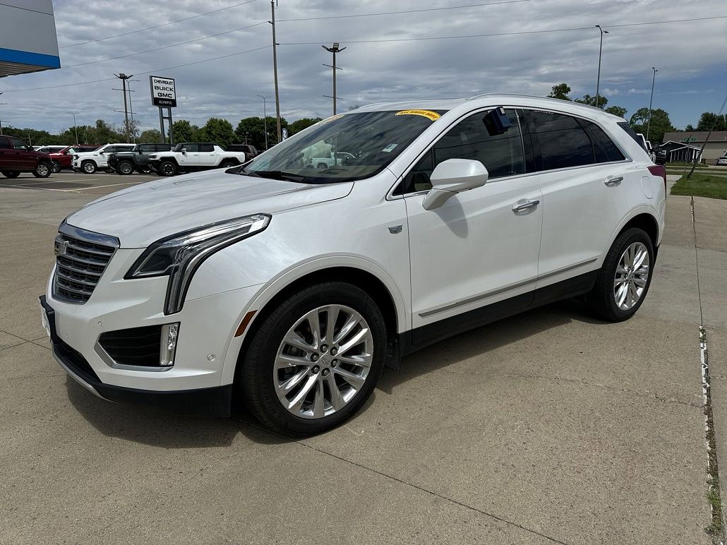 2018 Cadillac XT5 Platinum image 3