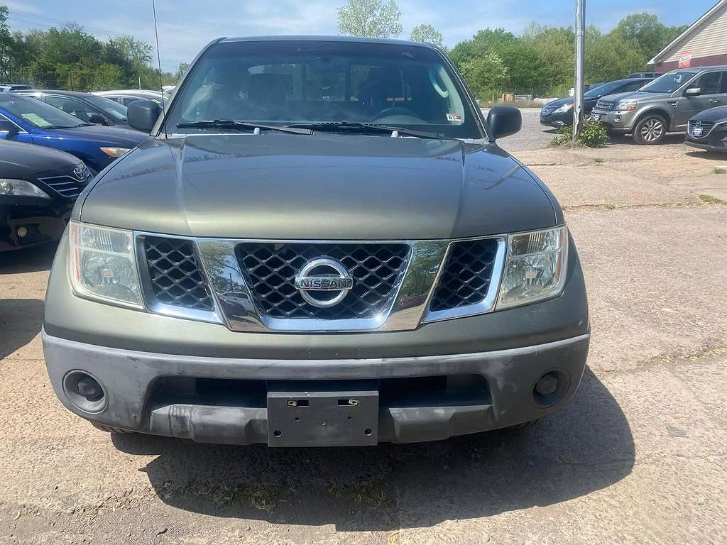 2005 Nissan Frontier XE image 1