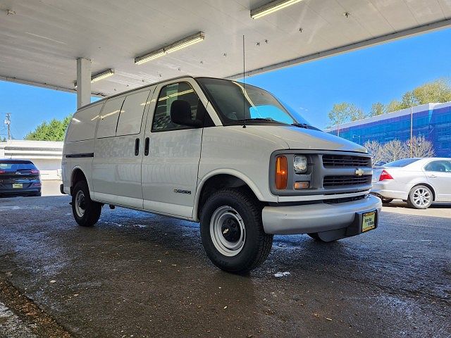 2000 Chevrolet Express 3500 image 8