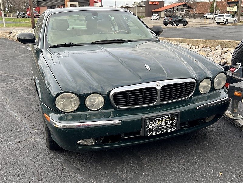 2004 Jaguar XJ null image 2