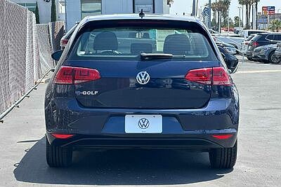 2016 Volkswagen e-Golf SE image 4
