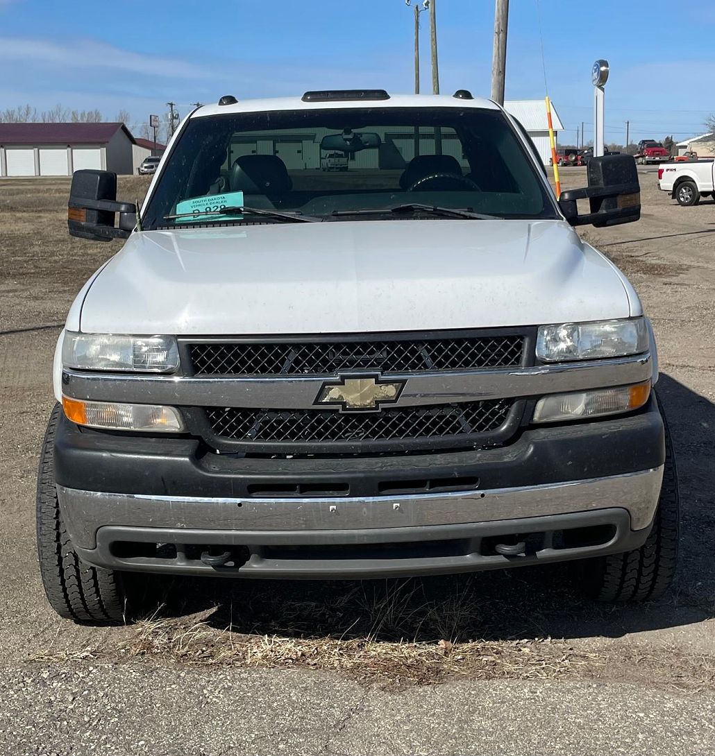 2001 Chevrolet Silverado 2500HD LS image 3