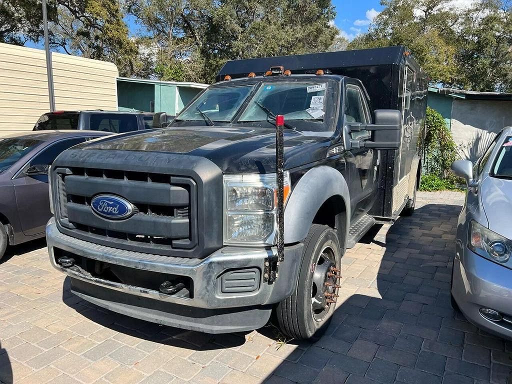 2012 Ford F-550 null image 1