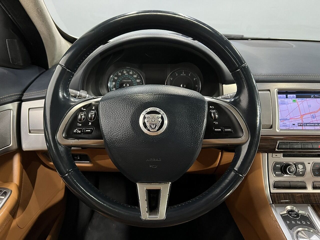 2012 Jaguar XF Portfolio image 34