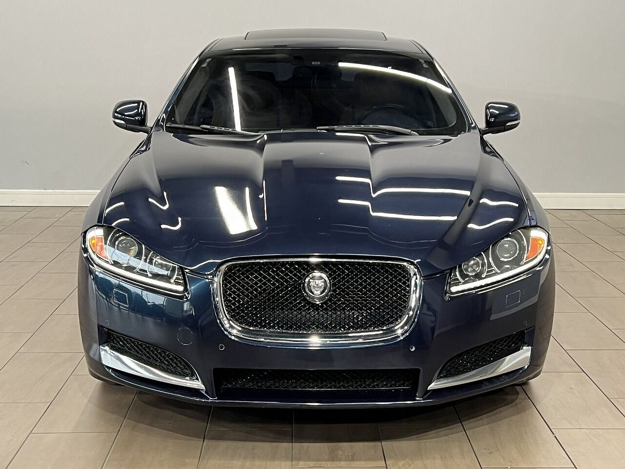 2012 Jaguar XF Portfolio image 8