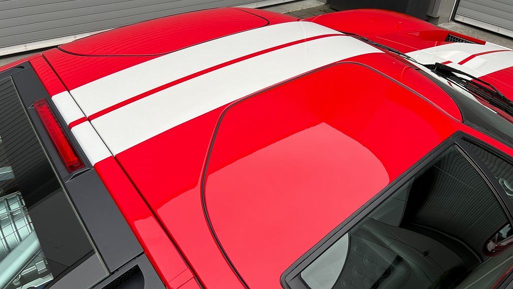 2005 Ford GT Base image 3