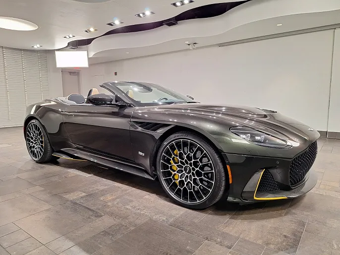 2023 Aston Martin DBS