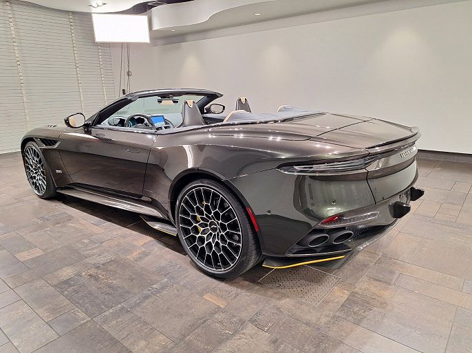 2023 Aston Martin DBS