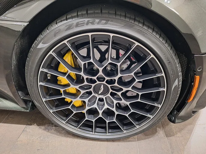 2023 Aston Martin DBS