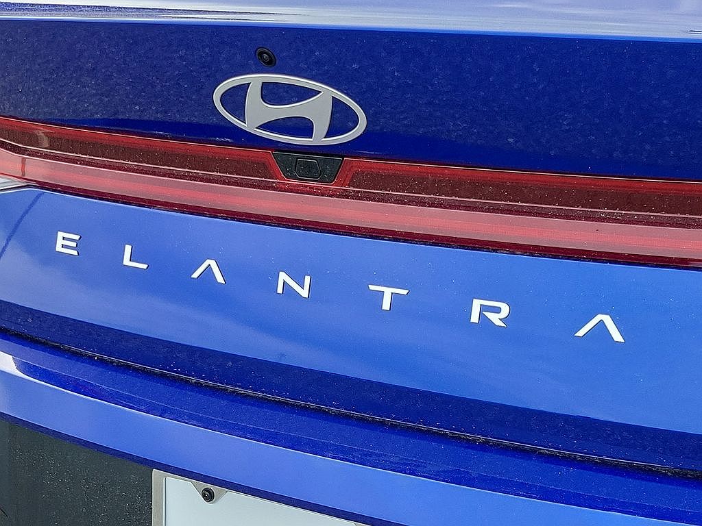 2024 Hyundai Elantra SEL image 4