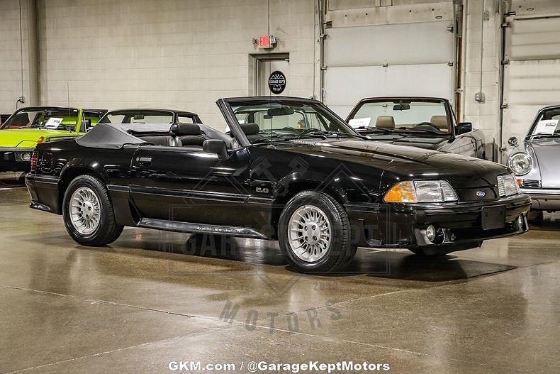 1990 Ford Mustang GT image 0