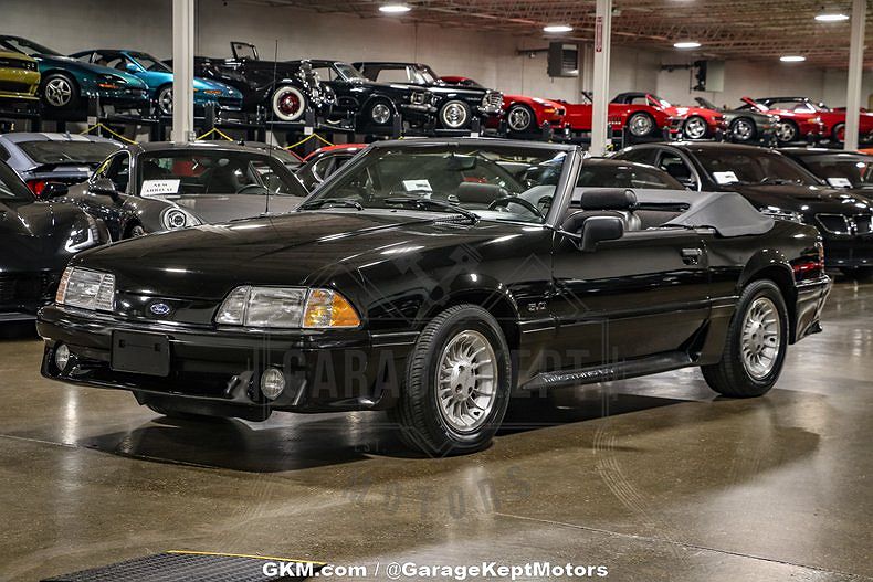 1990 Ford Mustang GT image 22