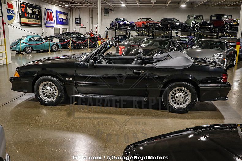1990 Ford Mustang GT image 25