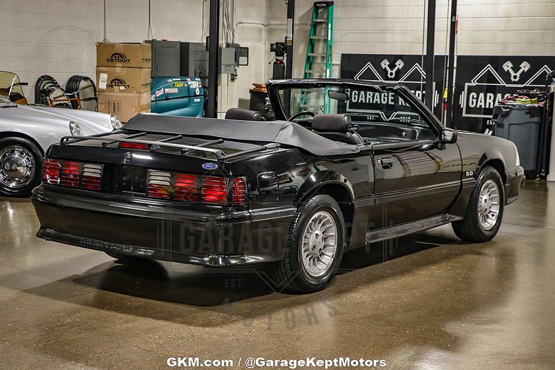 1990 Ford Mustang GT image 28