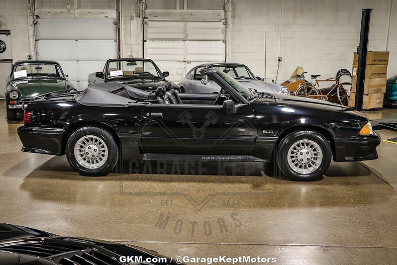 1990 Ford Mustang GT image 31