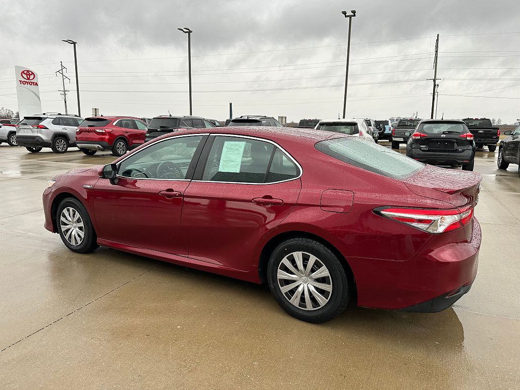 2018 Toyota Camry null image 4
