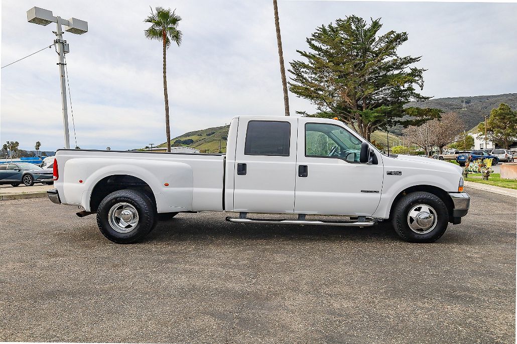 2002 Ford F-350 XL image 2